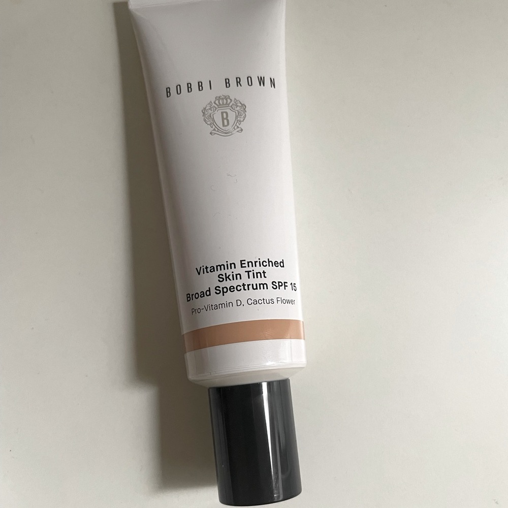 Bobbi Brown Vitamin Enriched skin tint